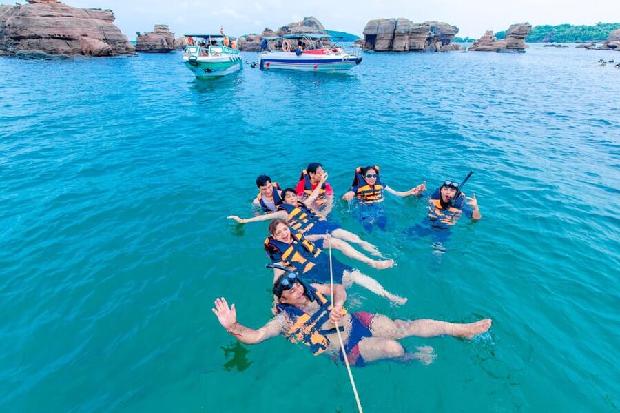 2-3 hours of Private Snorkeling Trip in South of Phu Quoc - May Rut Ngoai adds a beach and activity option