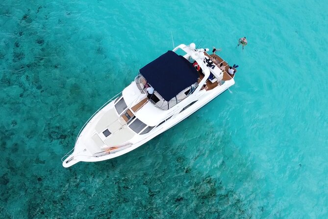 4 hours snorkel & beach tour - Private Yacht 47 ft - Starting at Puerto Aventuras Marina