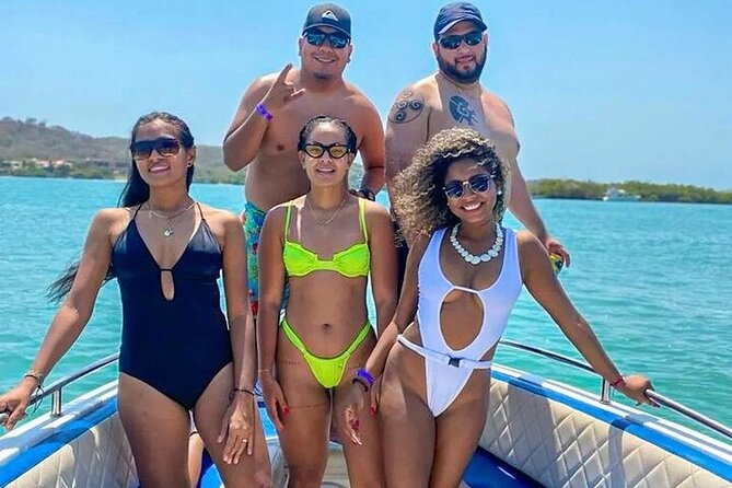 5 Island Tour with Lunch Snorkel in Cartagena Rosario Island - Agua Azul brings the quietest half-hour