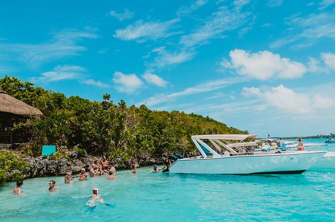 5 Islands Speedboat Cruise incl. Snorkeling in Blue Bay + Lunch at Ile aux Cerfs - Why this speedboat day works well