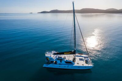 Whitsunday Islands Sailing, SUP & Snorkel Tour