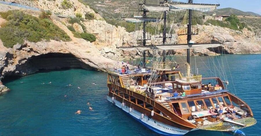 Alanya: Catamaran Boat Tour with Snorkeling with Lunch - Three caves along the Alanya peninsula
