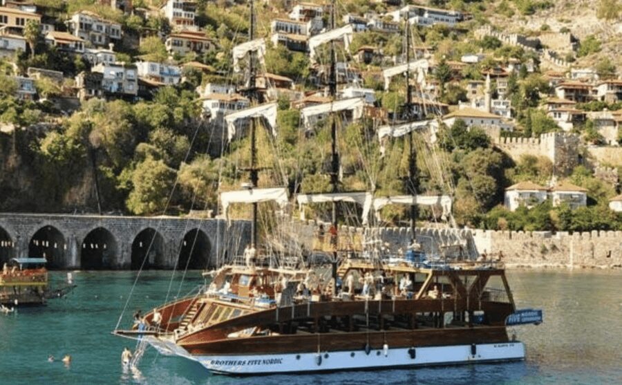 Alanya: Catamaran Boat Tour with Snorkeling with Lunch - Lunch on the catamaran: tasty, but keep expectations modest