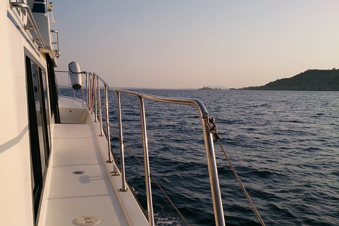 Alcudia 3hr Sunset Trip with Drinks, Tapas, SUP & Snorkel - The crew and the feel of a small boat