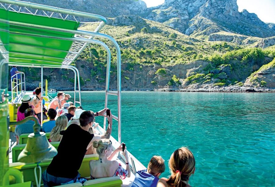 Alcudia: Caves & Coastline Boat Trip w/ Snorkelling - Starting at Passeig Marítim in Puerto de Alcúdia