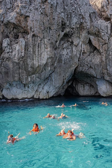 Alcudia: Pirate Cave, Parc Natural & Snorkel - Sailing across Alcudia Bay for the first 35 minutes