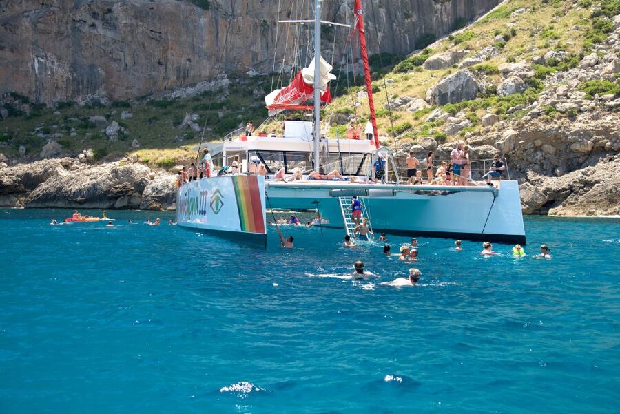 Alcudia: Sunset Catamaran Tour with Dinner and Snorkeling - Dinner on board, with a simple barbecue menu
