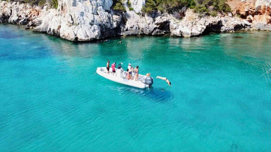 Alghero: Snorkeling Boat Tour in Porto Conte and Capo Caccia - The Dinghy and What the Ride Feels Like
