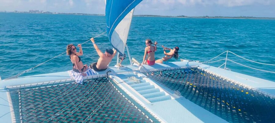 Bahamas: Swimming Pigs & Snorkeling Cruise with Lunch & Rum - Starting at Margaritaville on Paradise Island