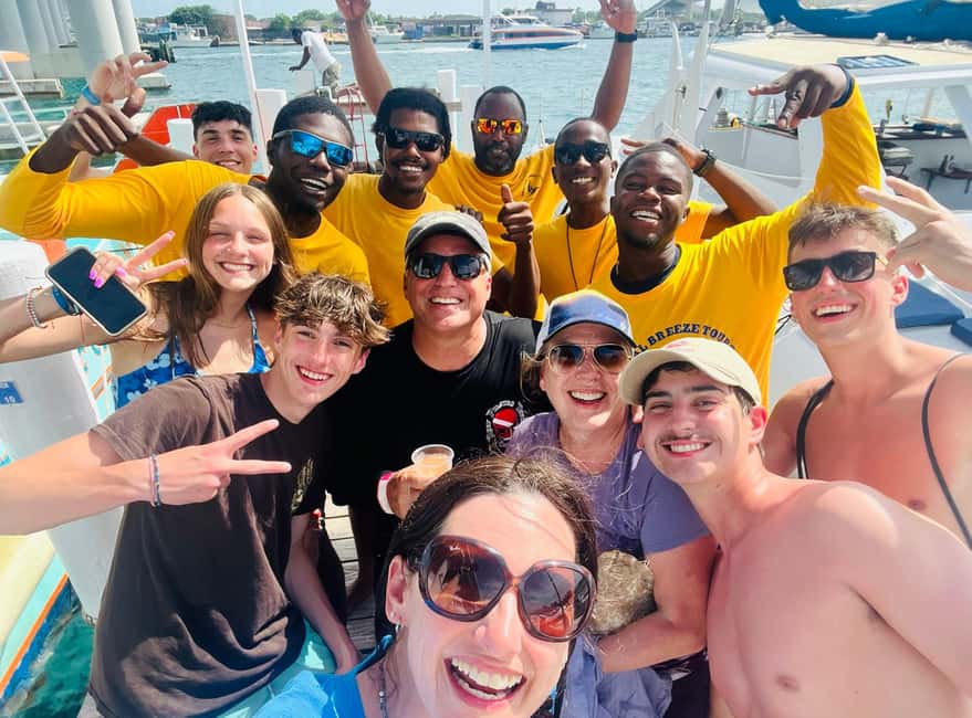 Bahamas: Swimming Pigs & Snorkeling Cruise with Lunch & Rum - Lunch and the long cruise toward the islands