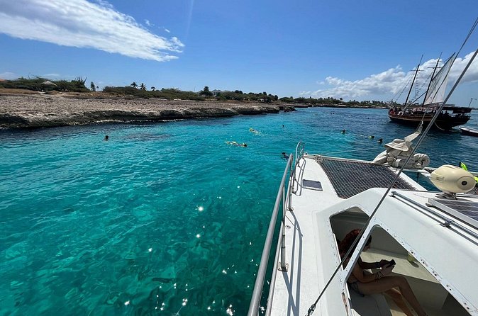 Banana Adventure Catamaran Shipwreck Snorkel and Turtle Swim - Crew service and safety