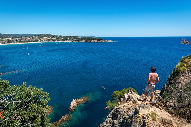Barcelona: Costa Brava Easy Hike, Snorkel, Cliff-Jump & Meal - Optional cliff jumps with different comfort levels