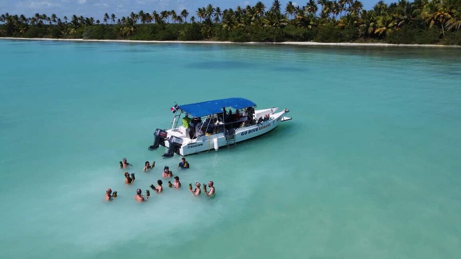 Bayahibe: Snorkeling Tour - Sea, Cotubanama park & Cenotes - Walking through Cotubanama National Park