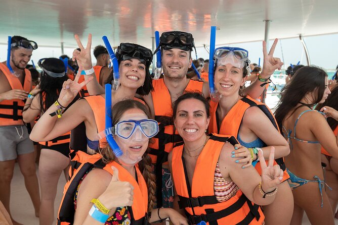 Best Catamaran Isla Mujeres tour with Open bar, lunch, snorkel - Timing problems and what to do about them