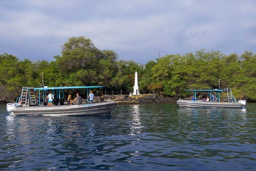 Big Island: Kona Half-Day Boat Tour with Snorkeling & Lunch - What the guide experience adds