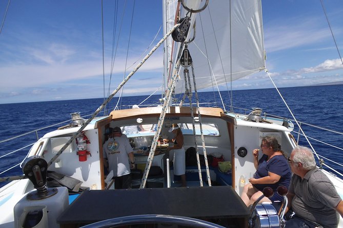 Big Island Snorkel Cruise from Waikoloa - The catamaran ride along the Kohala Coast