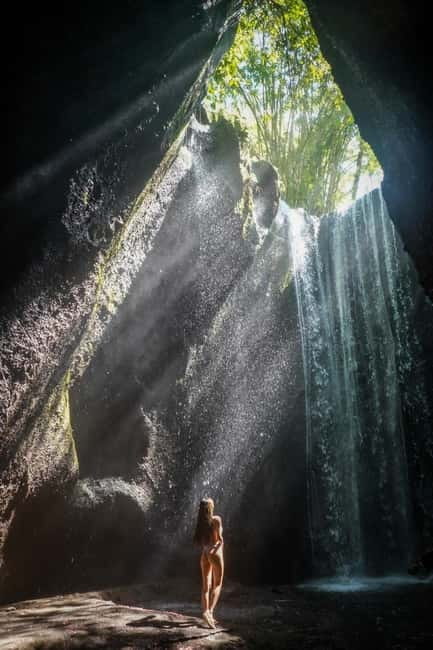Blue Lagon Snorkeling, Waterfall, and Celuk Village Tour - What the guides add to the day