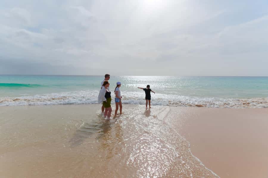 Boa Vista: Beautiful Beaches, Turtles & Djeu Island Snorkel - Lunch at the beach bar