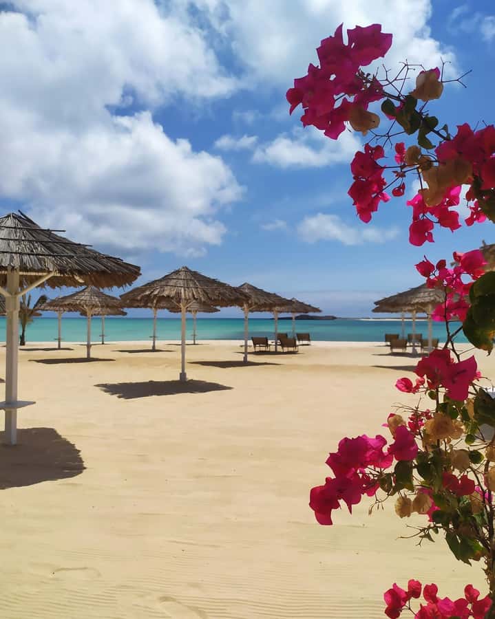 Boa Vista: Beautiful Beaches, Turtles & Djeu Island Snorkel - Djeu Island: calm water and a small fort