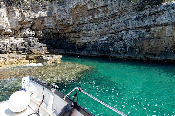 BOAT & KAYAK! Sea Adventure - Snorkeling & Cliff Jumps - The cave and rocky passageways near Muzil
