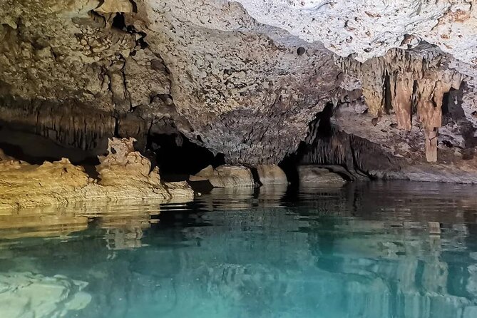 Bonaire CaveTour Climb, Snorkel & Explore the Hidden Gems - What makes the small group valuable