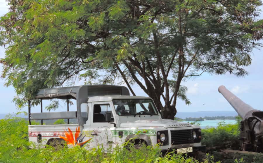Bora Bora by Land and Sea: 4WD Safari and Snorkel - The 4WD ride across Bora Bora