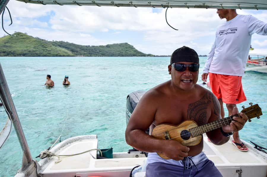 Bora Bora: Full-Day Lagoon Snorkelling Tour - Starting with the circle-island boat ride