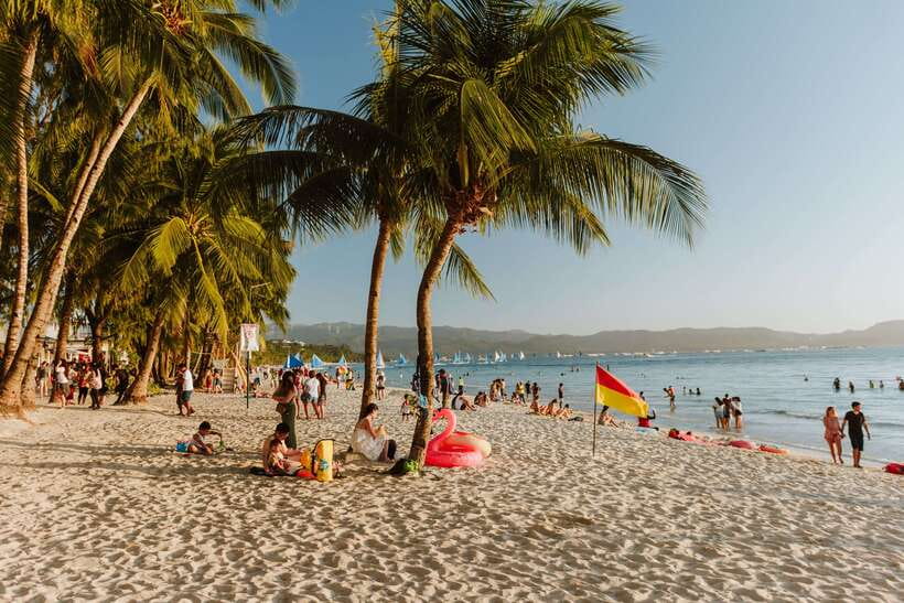 Boracay: Island and Beach-Hopping Boat Tour with Snorkeling - The essential details at a glance