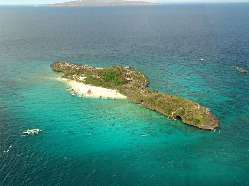 Boracay: Island and Beach-Hopping Boat Tour with Snorkeling - Crystal Cove is the quieter alternative