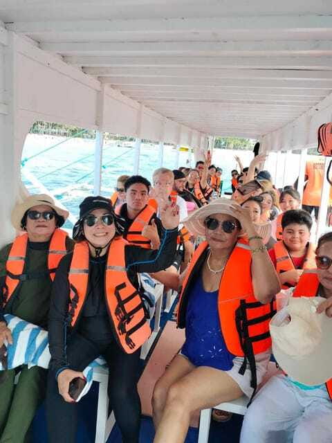 Boracay: Island Hopping with Snorkeling and Crystal Cove - The guides make the difference