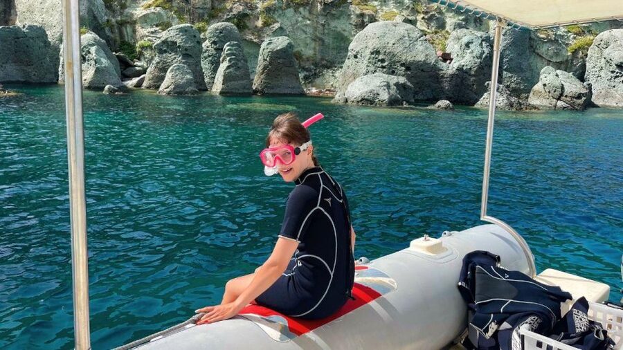 Bosa: Snorkeling Tour of the Coastline Coves - The 8-metre dinghy and the ride along the cliffs
