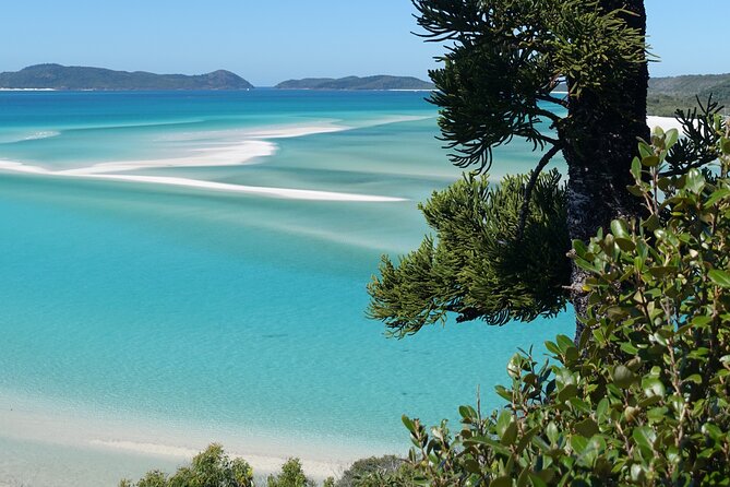 British Defender 3D2N Whitsunday Snorkelling Sailing Adventure - Day one: first snorkel, beach stops, and island views