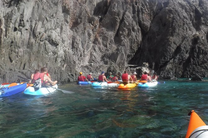 Cabo de Gata: Tour en kayak y snorkel full face + fotos incluidas - Sirens reef, coves, and possible sea caves