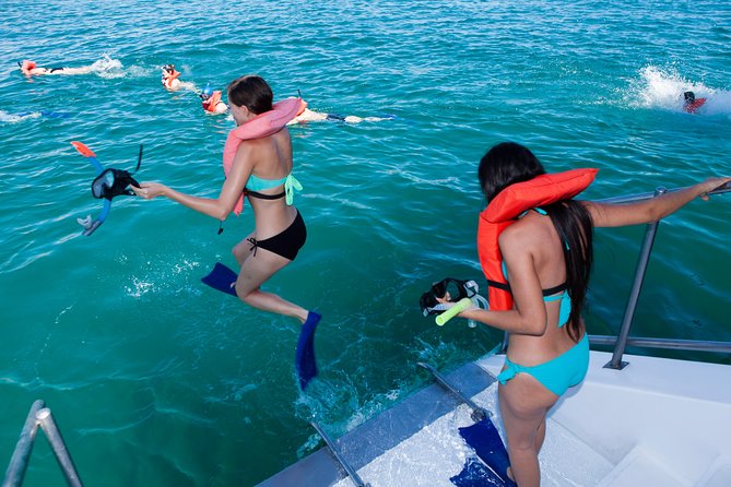Cabo Escape Snorkel Fun Cruise - The Arch of Cabo San Lucas from offshore