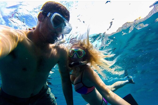 Cabo San Lucas Arch Boat Tour and Snorkeling at Pelican Rock - A small boat ride around Cabo’s most famous rocks
