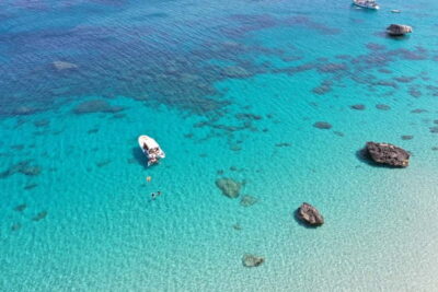 Boat Tour, 4 Stops, Swim, Snorkeling, & 1 Spritz