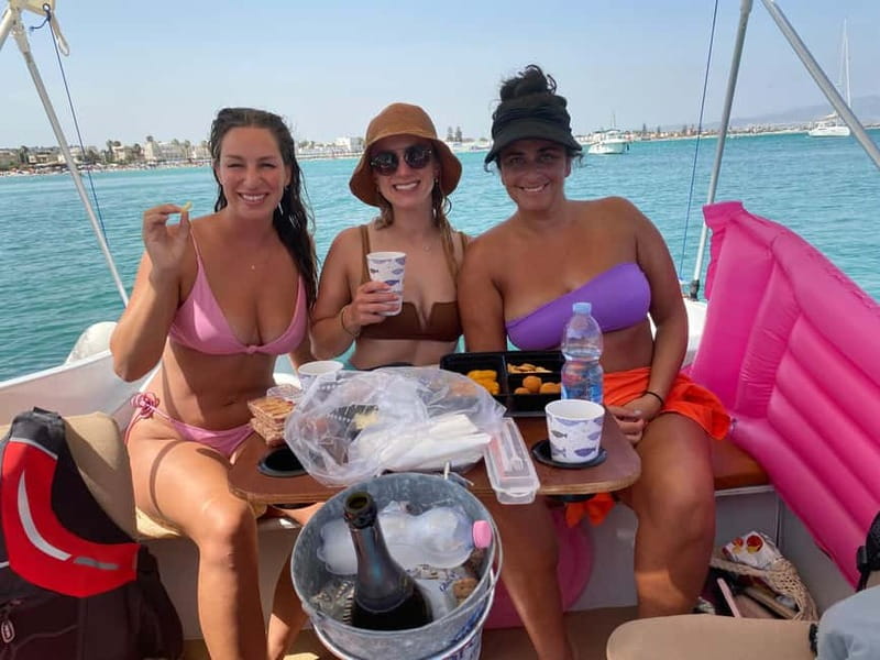 Cagliari: tour con 5 soste snorkeling e aperitivo - Leaving Marina Piccola for the Gulf of Cagliari