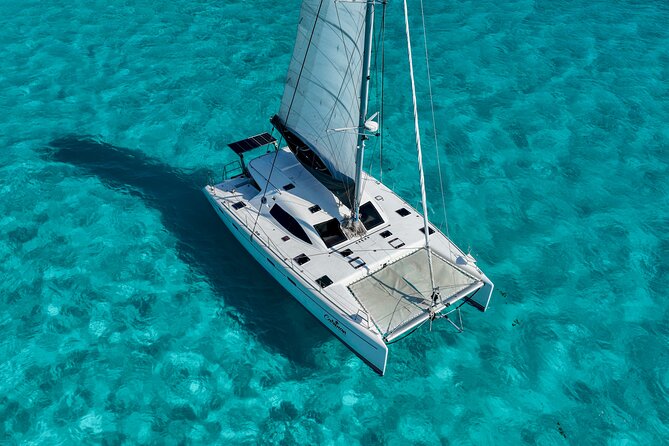 Cancún Catamaran to Isla Mujeres + Snorkel, Open Bar & Lunch - Reaching Isla Mujeres and Playa Norte