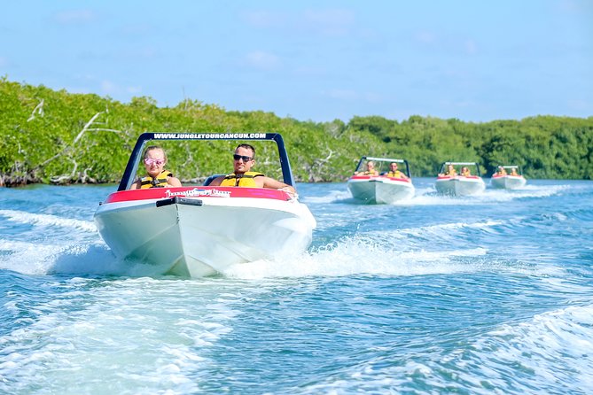 Cancun speedboat and snorkel tour: shared speedboat - The check-in and boat lesson