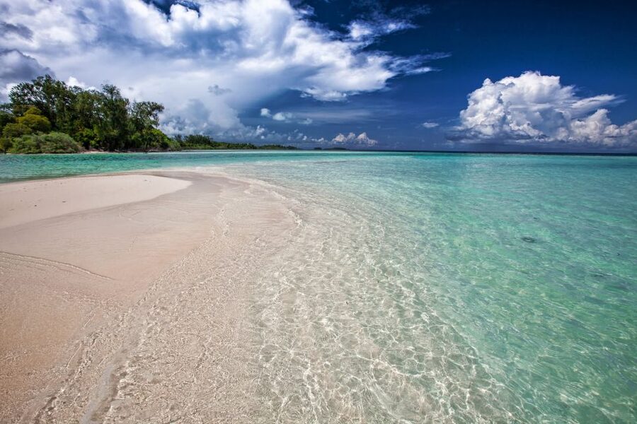 Cartagena: 5 Islands Boat Tour with Lunch, Snorkeling, & Bar - Agua Azul and the last light of the day