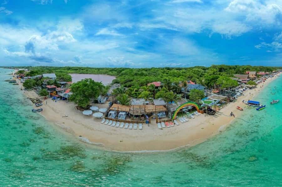 Cartagena: Rosario Islands Day Tour with Snorkel & Lunch - Isla Grande starts the day with the best water time