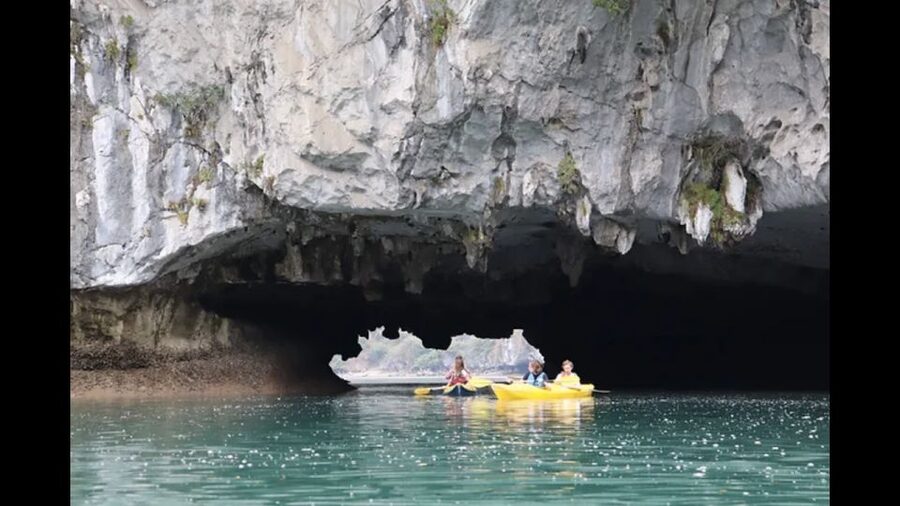 Cat Ba: Lan Ha & Ha Long Bay Kayak & Snorkel Boat Tour - Kayaking Through Caves and Limestone Channels