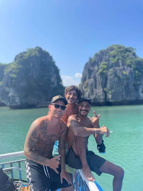 CAT BA: LAN HA & HALONG BAY – KAYAK, BIKE, LUNCH, SNORKEL - Leaving Cat Ba Town and visiting the floating fishing village