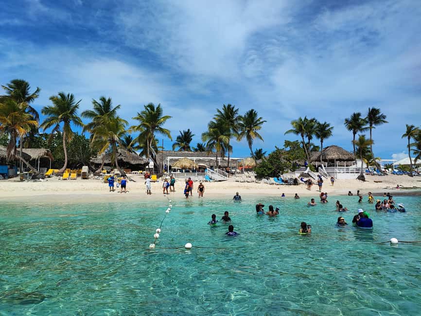 Catalina Island Comfort: Snorkeling & Catamaran Experience - Passing the Chavón River