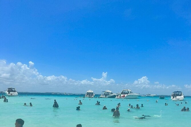 Catamaran Cancun to Isla mujeres Lunch OpenBar and Snorkeling - Crew service versus office logistics
