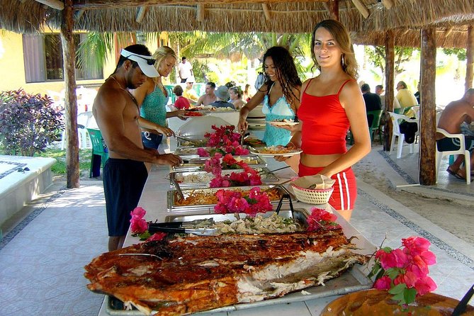 Catamaran Sailing to Isla Mujeres with Snorkeling, Lunch & Open Bar included - Sailing across the Caribbean