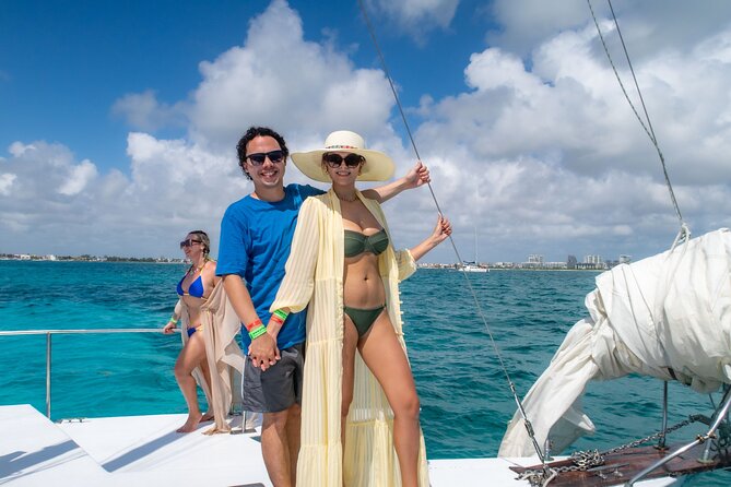Catamaran Snorkeling with Openbar & Lunch Cancun to Isla Mujeres - Lunch at the beach club