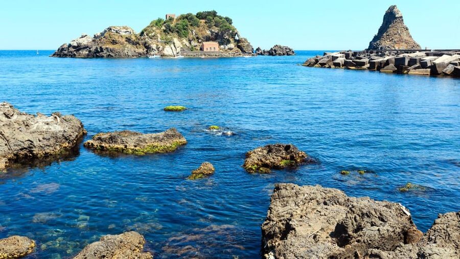 Catania: Boat Trip with Aperitif, Prosecco and Snorkeling - Sailing back toward Catania