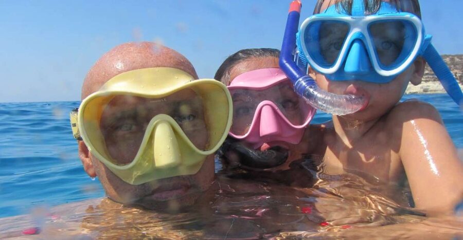 Catania, Isole Ciclopi: Snorkeling Trip - Reaching the volcanic coast and choosing a snorkeling point