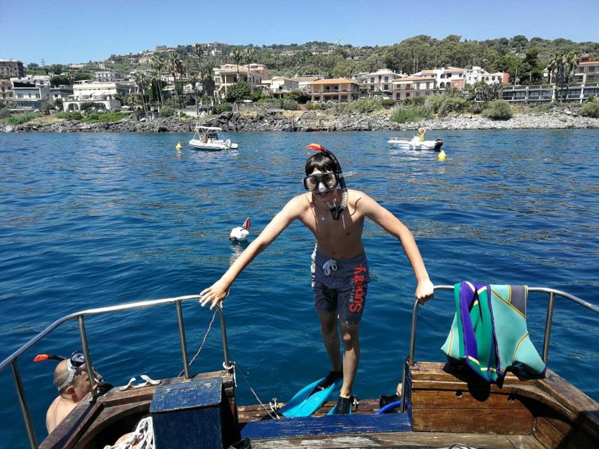 Catania, Isole Ciclopi: Snorkeling Trip - The return to the center
